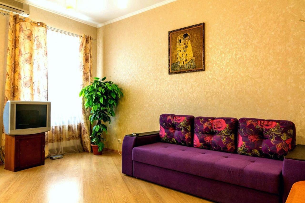 Large Apartment In The Center Dnipro Ngoại thất bức ảnh