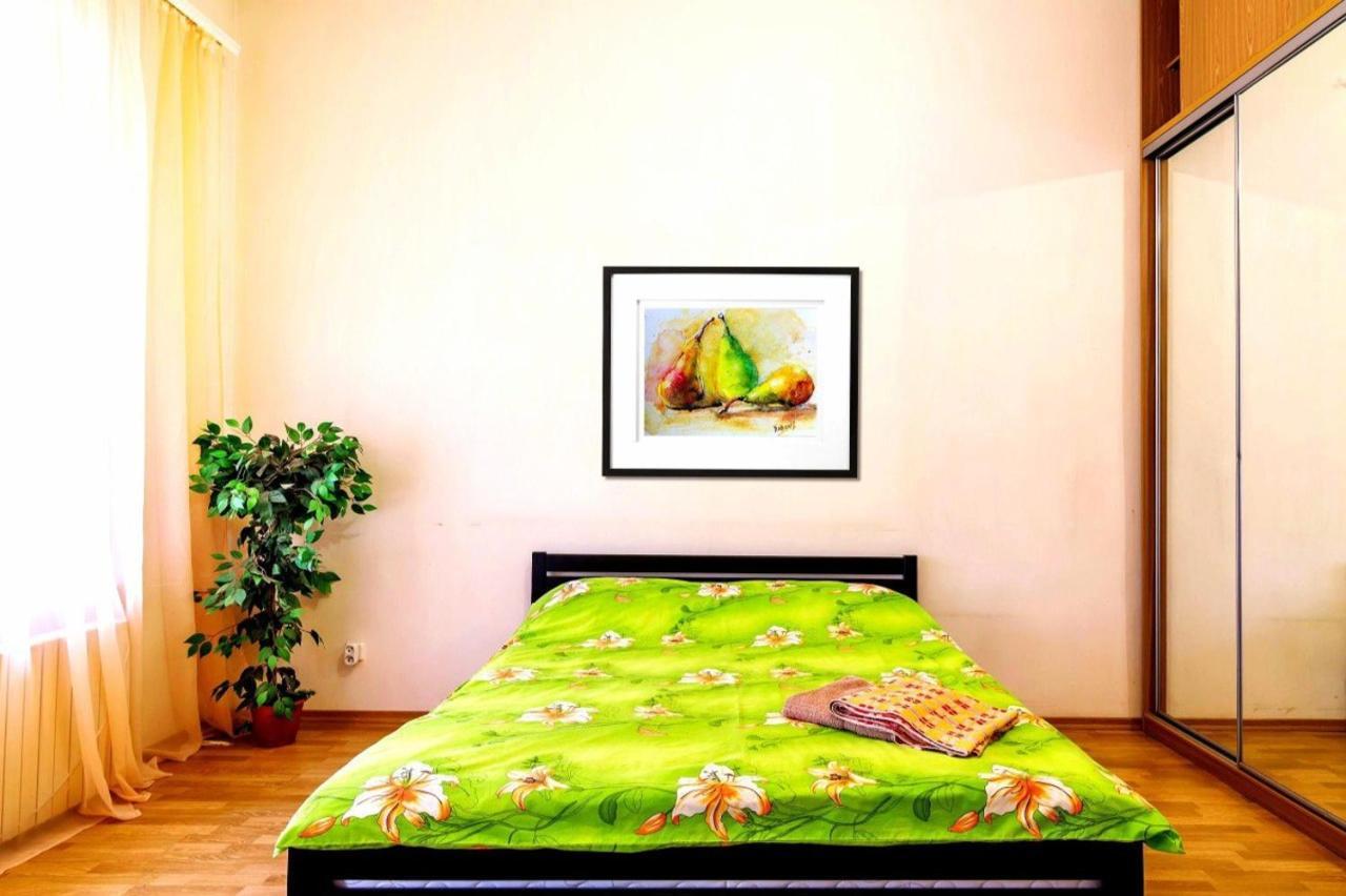 Large Apartment In The Center Dnipro Ngoại thất bức ảnh