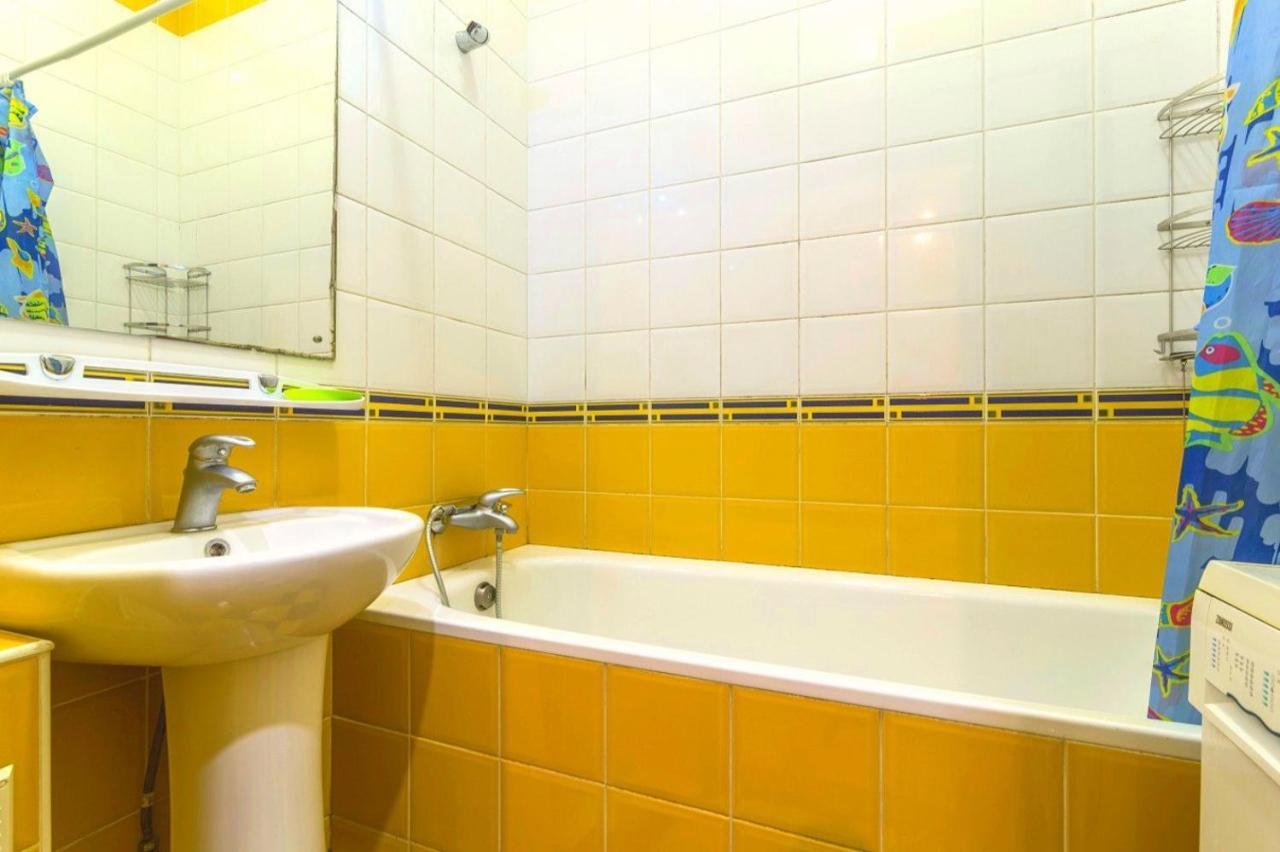Large Apartment In The Center Dnipro Ngoại thất bức ảnh